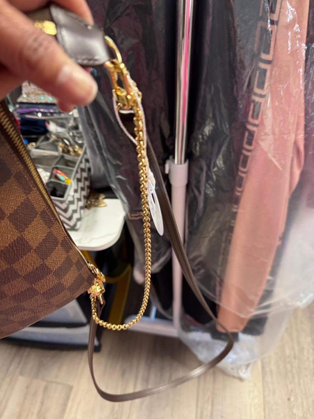 Louis Vuitton Brown Damier Ebene Gold-Trim Chain Pochette - Picture 5 of 15